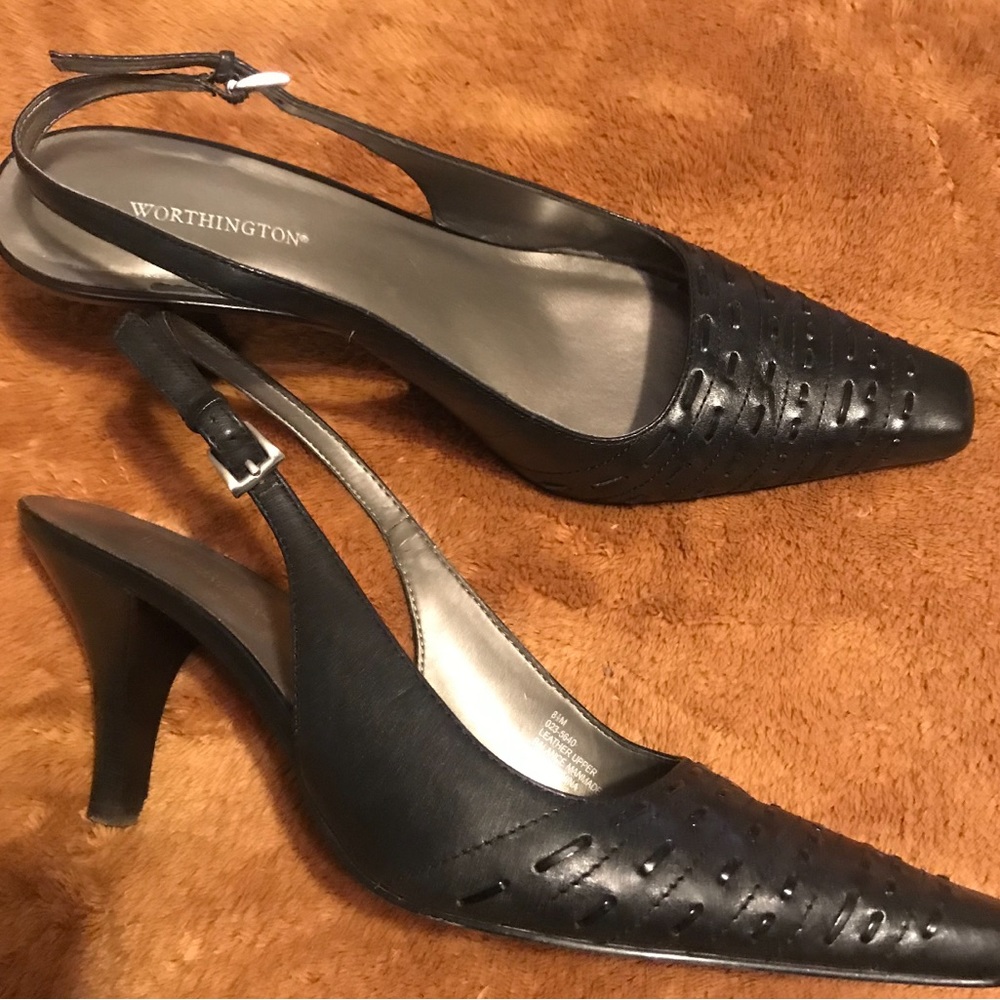 Worthington black faux leather shoe size 9.
